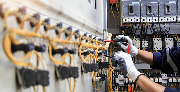 Professional Electrician technician working in Meadowdale, WA